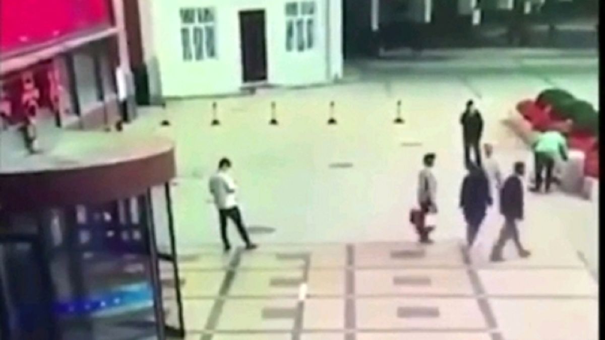 مرگ عجیب یک مرد بر اثر سقوط زنی روی سرش! +عکس