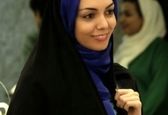 عکسی قدیمی از آزاده نامداری در یک‌ مراسم 