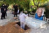 اکبر عالمی همسایه محمدعلی کشاورز شد +عکس 