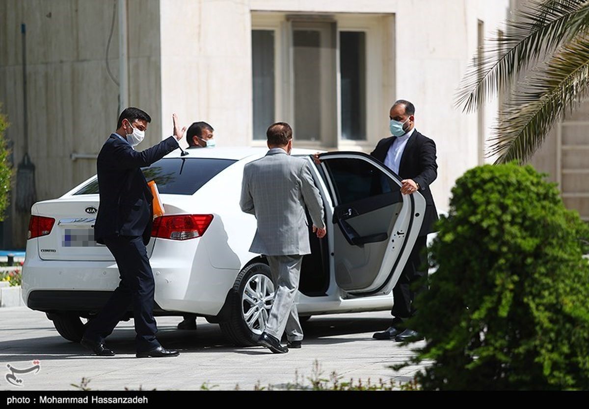 خودروی خارجی واعظی بعد از جلسه دولت +عکس