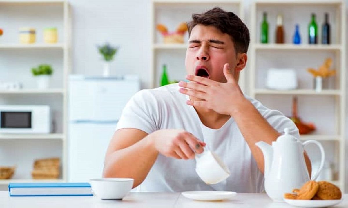 ۸ دلیل احساس خواب‌آلودگی بعد از غذاخوردن