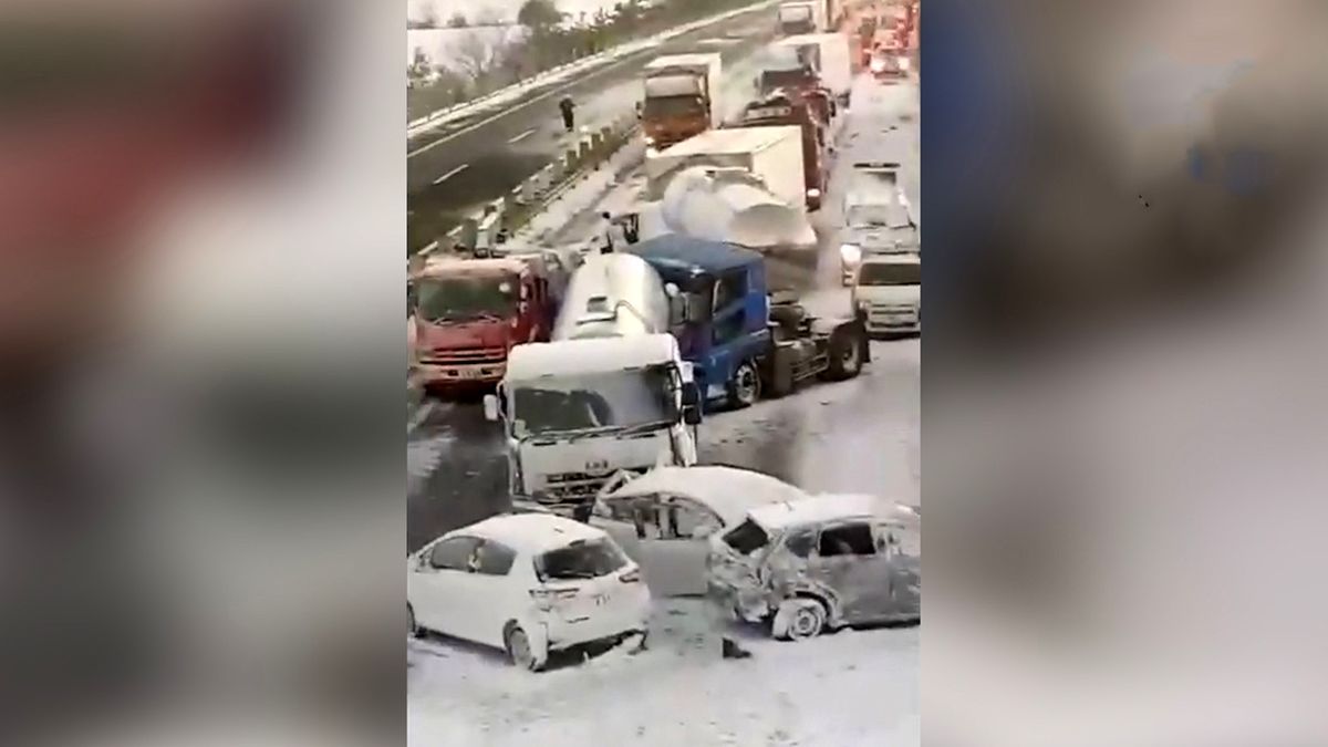 گرفتار شدن ۱۳۴ خودرو در کولاک + فیلم