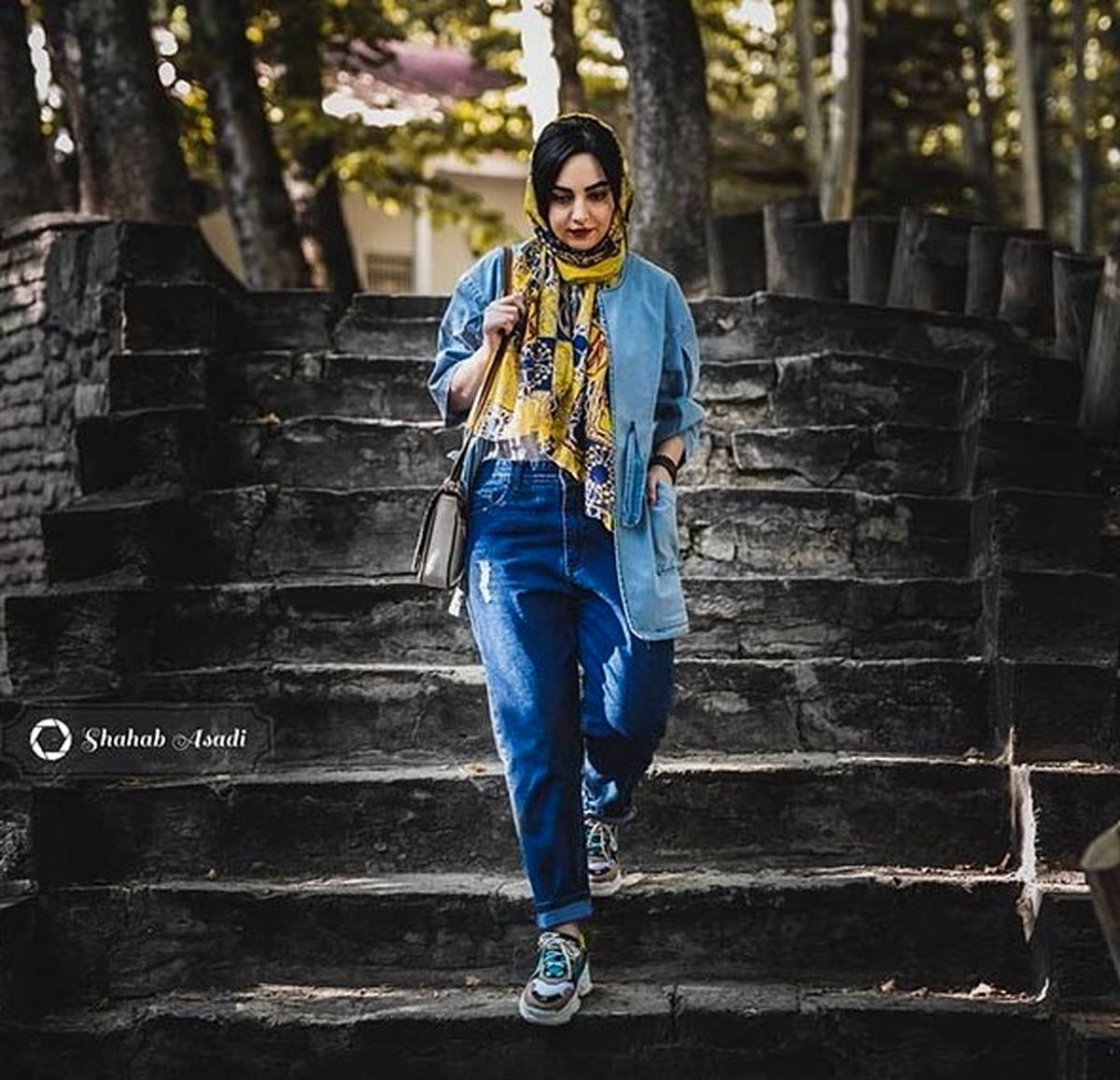 استایل متناقض مهشید جوادی پشت دوربین!+عکس