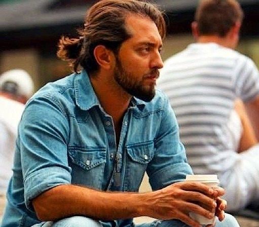 دلبری کردن همسر بهرام رادان برای شوهرش توی آسانسور | عکس لو رفته از بهرام رادان و همسرش