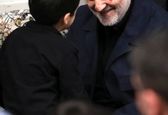  نوه شهید کاظمی در آغوش حاج قاسم +عکس